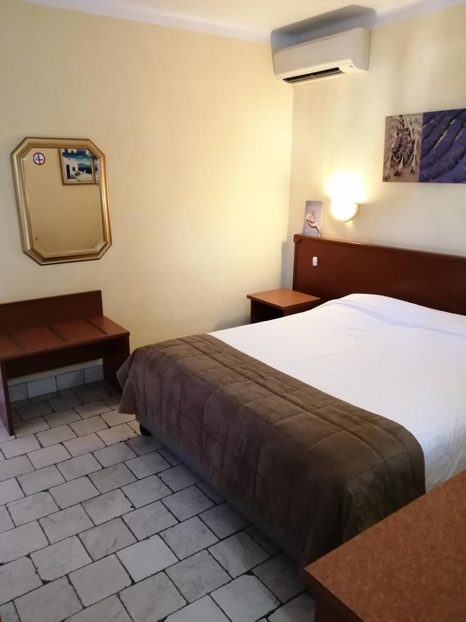 Auberge Les Aromes Γκρας Εξωτερικό φωτογραφία