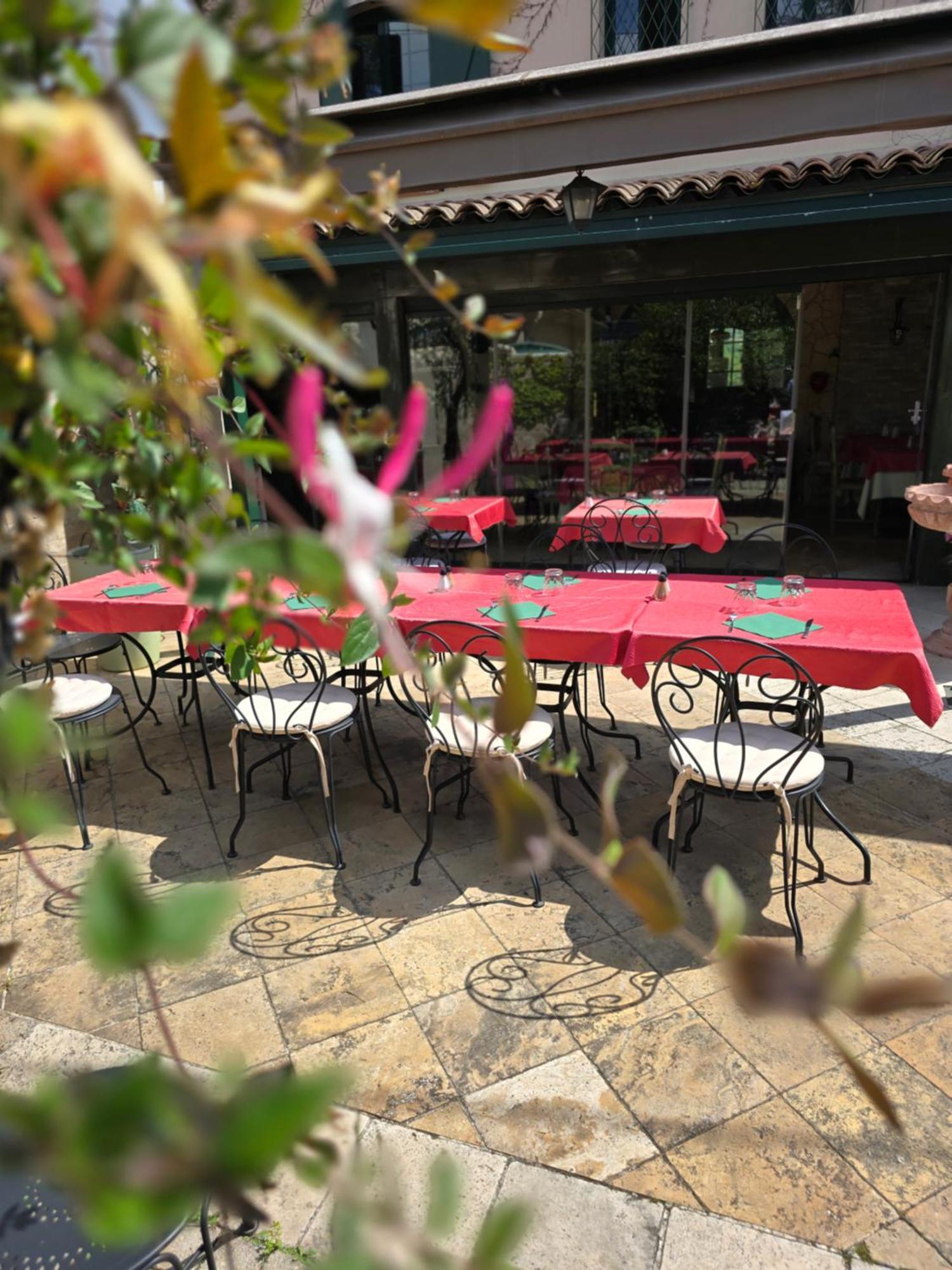 Auberge Les Aromes Γκρας Εξωτερικό φωτογραφία